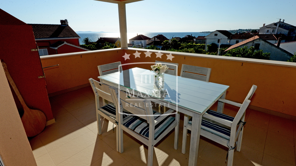 Petrčane - luxurious villa of 340m2 overlooking the sea! 790000€